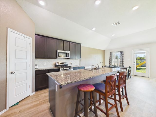 1237 Steed Bluff Drive, Alvin, TX 77511