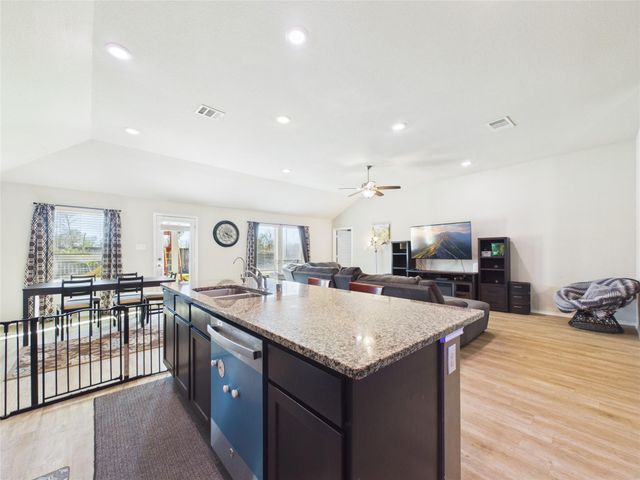 1237 Steed Bluff Drive, Alvin, TX 77511