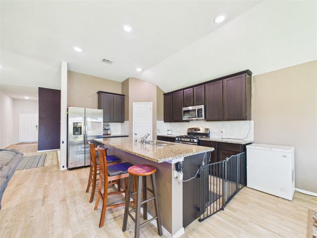 1237 Steed Bluff Drive, Alvin, TX 77511
