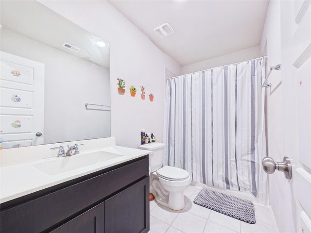 1237 Steed Bluff Drive, Alvin, TX 77511