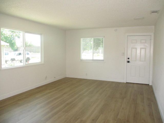 2125 Harris Ave, Sacramento, CA 95838