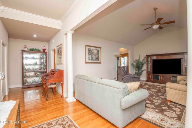 102 Tanasee Court, Maryville, TN 37801