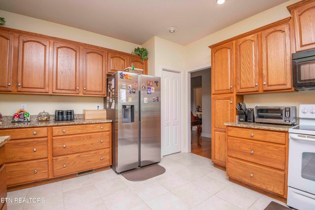 102 Tanasee Court, Maryville, TN 37801