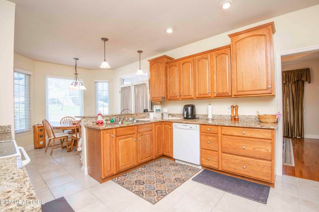 102 Tanasee Court, Maryville, TN 37801