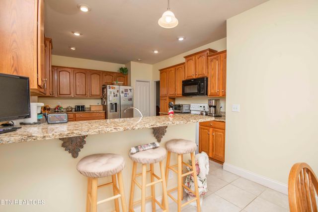 102 Tanasee Court, Maryville, TN 37801