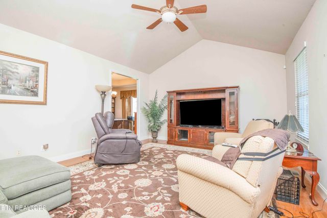 102 Tanasee Court, Maryville, TN 37801