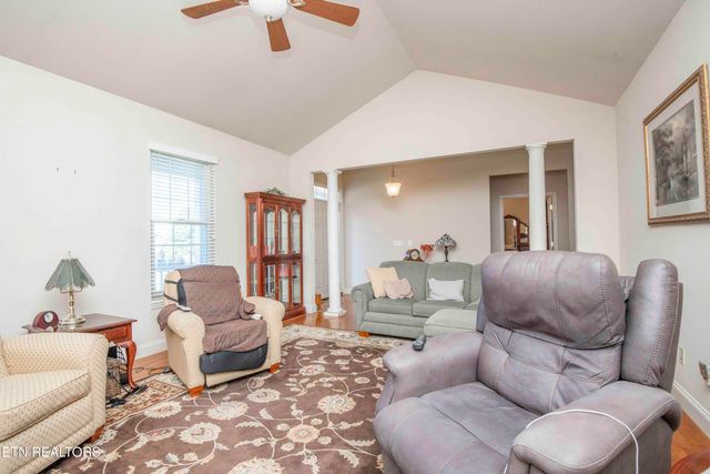 102 Tanasee Court, Maryville, TN 37801