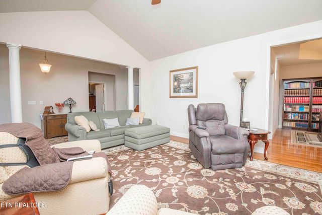 102 Tanasee Court, Maryville, TN 37801