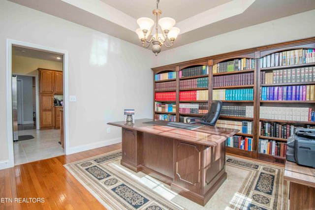 102 Tanasee Court, Maryville, TN 37801