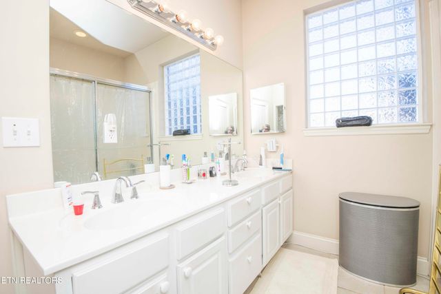 102 Tanasee Court, Maryville, TN 37801