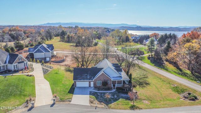 102 Tanasee Court, Maryville, TN 37801