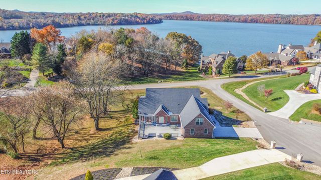 102 Tanasee Court, Maryville, TN 37801