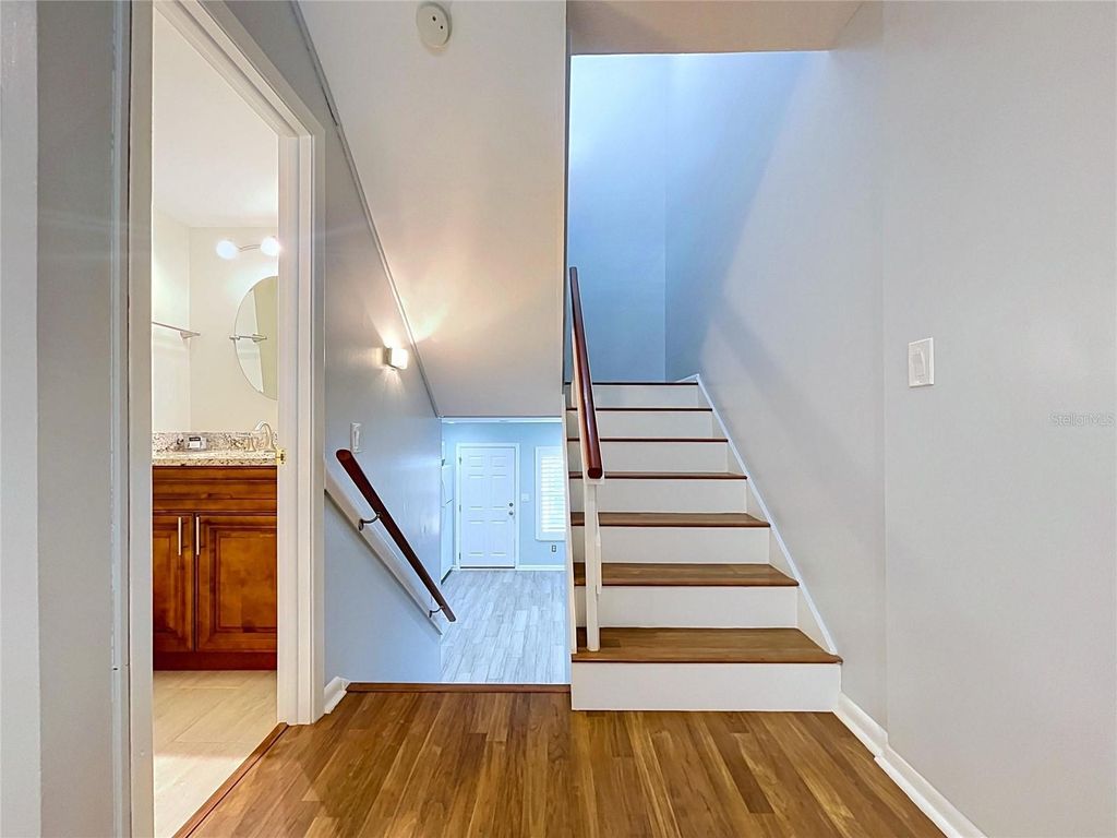 Image 12 of property listing at 4517 W LA VILLA LANE, Tampa, FL 33611