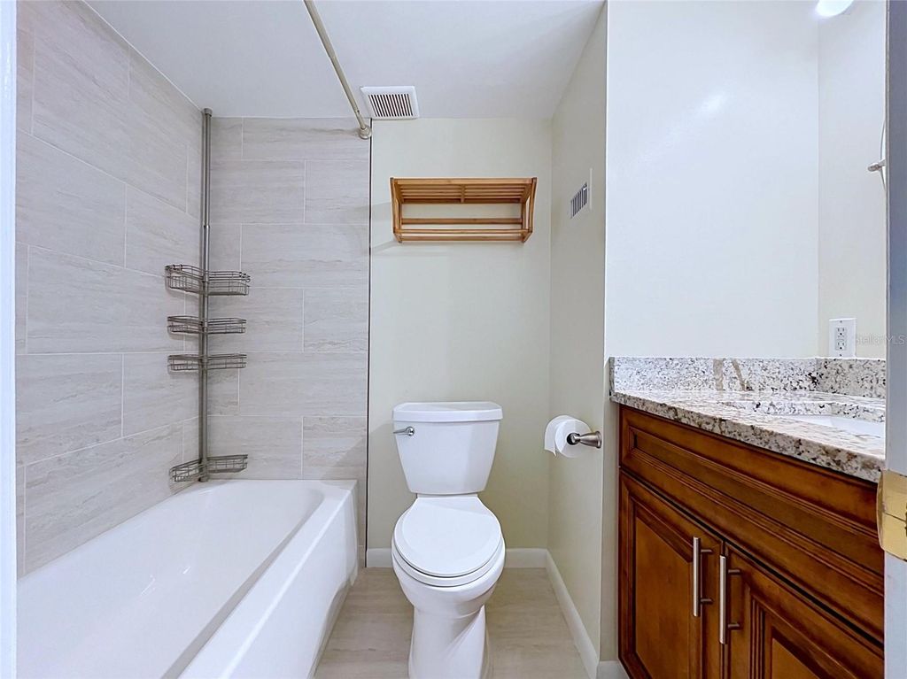 Image 14 of property listing at 4517 W LA VILLA LANE, Tampa, FL 33611