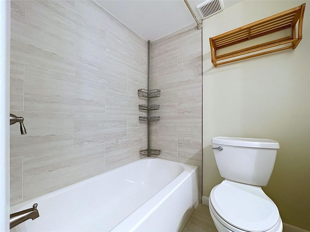 Image 15 of property listing at 4517 W LA VILLA LANE, Tampa, FL 33611