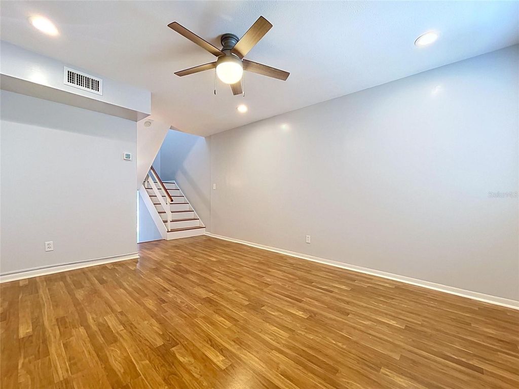 Image 17 of property listing at 4517 W LA VILLA LANE, Tampa, FL 33611