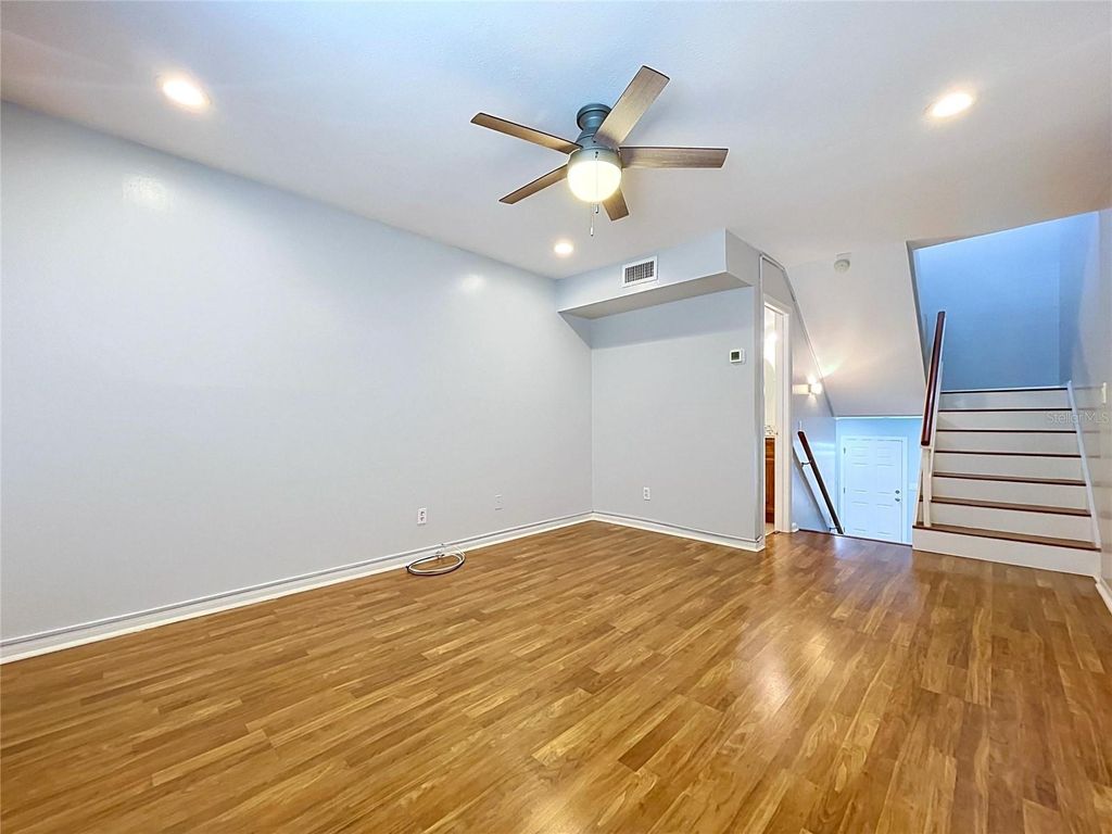 Image 22 of property listing at 4517 W LA VILLA LANE, Tampa, FL 33611