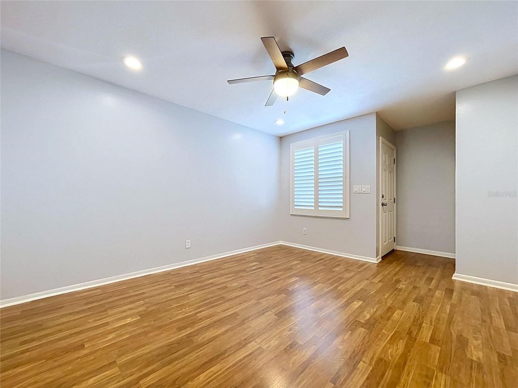 Image 26 of property listing at 4517 W LA VILLA LANE, Tampa, FL 33611