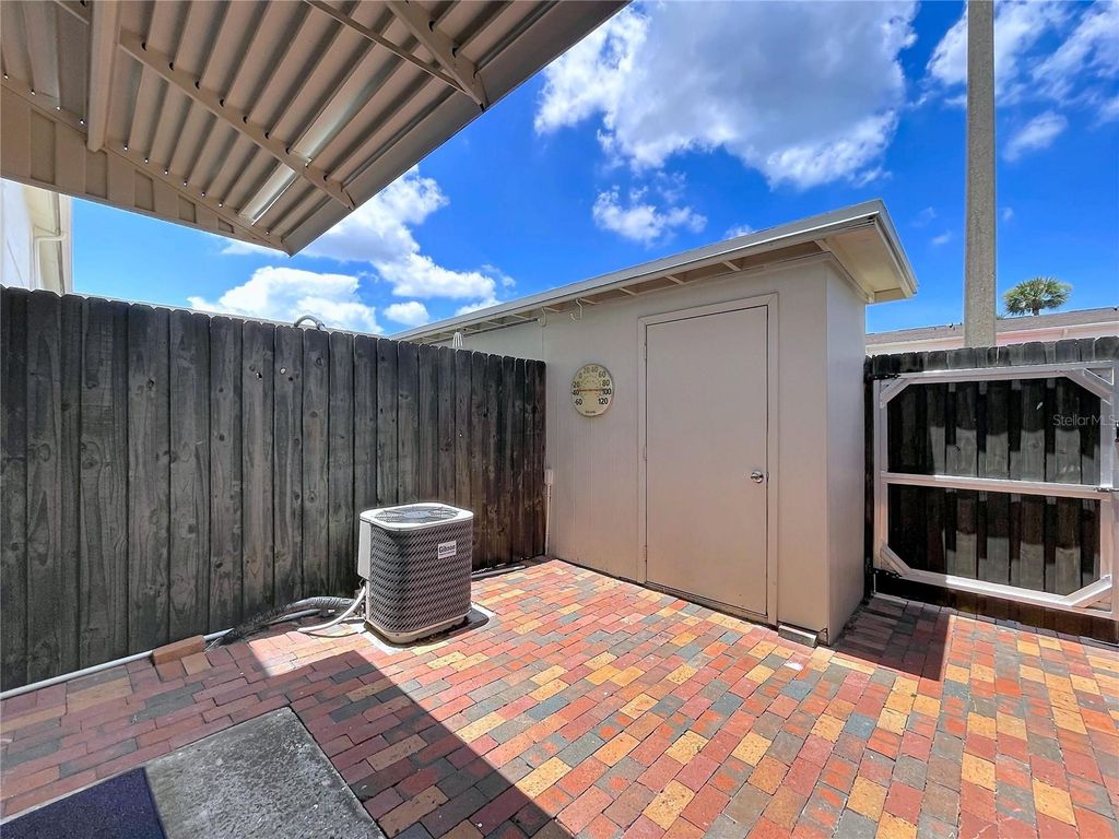 Image 38 of property listing at 4517 W LA VILLA LANE, Tampa, FL 33611
