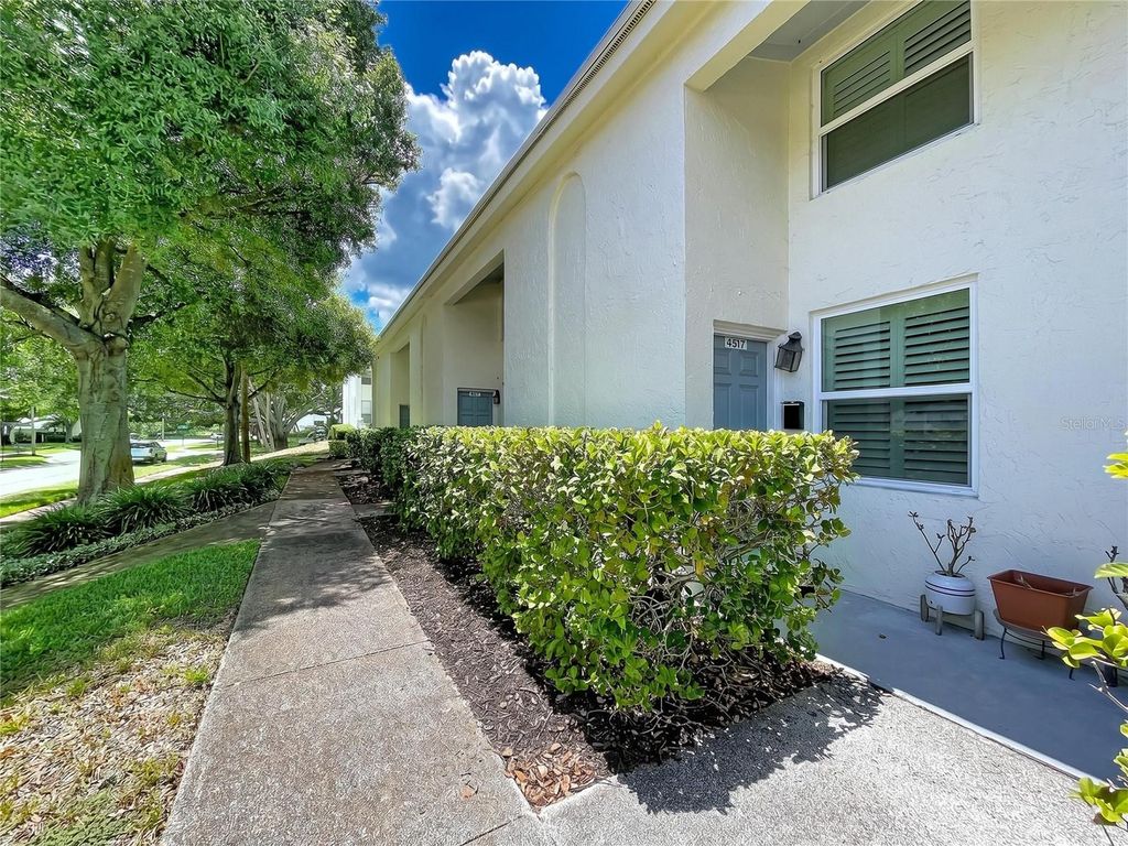 Image 44 of property listing at 4517 W LA VILLA LANE, Tampa, FL 33611