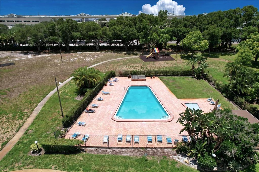 Image 57 of property listing at 4517 W LA VILLA LANE, Tampa, FL 33611