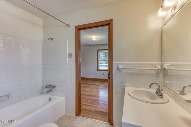 517 Colonial Heights Road, Kingsport, TN 37663