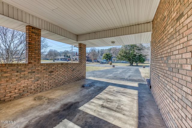 517 Colonial Heights Road, Kingsport, TN 37663