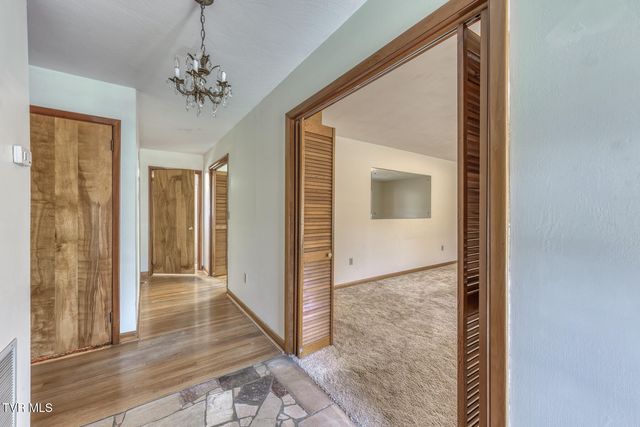 517 Colonial Heights Road, Kingsport, TN 37663