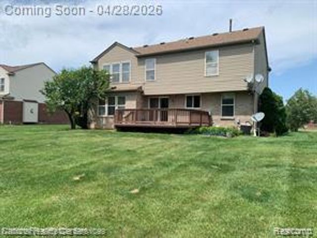 47205 Fairlawn Court, Canton Charter Township, MI 48188