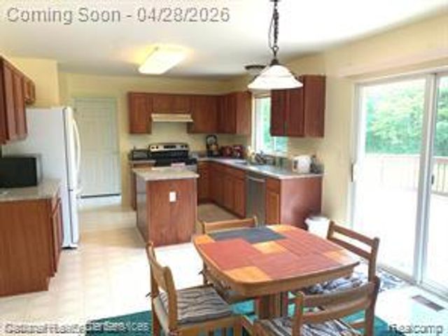 47205 Fairlawn Court, Canton Charter Township, MI 48188