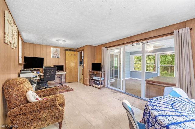 13099 Dorothy Drive, Chesterland, OH 44026
