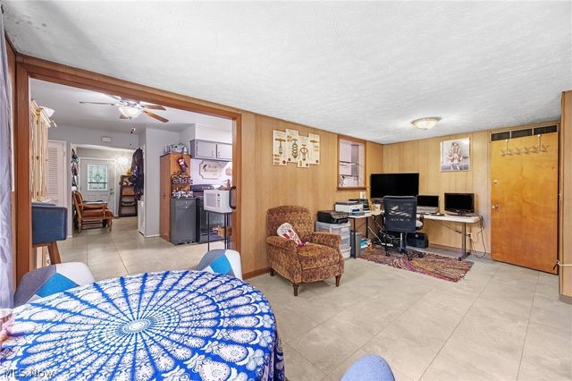 13099 Dorothy Drive, Chesterland, OH 44026