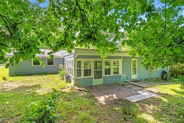 13099 Dorothy Drive, Chesterland, OH 44026