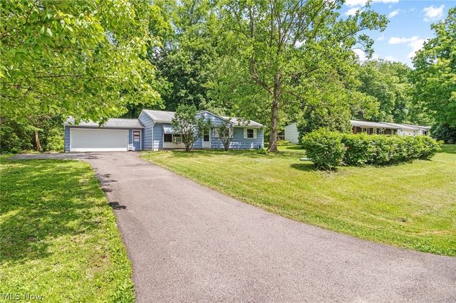 13099 Dorothy Drive, Chesterland, OH 44026