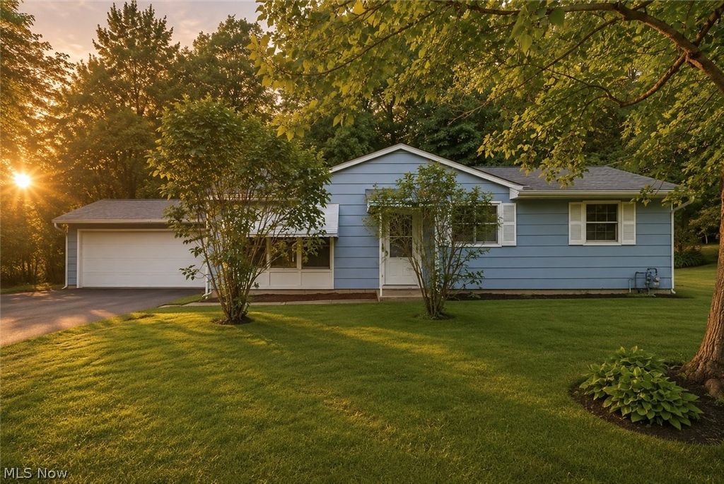13099 Dorothy Drive, Chesterland, OH 44026