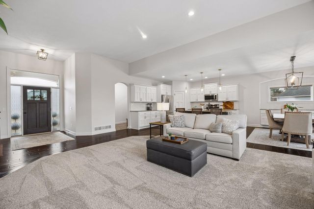 19648 Yellowpine Street NW, Oak Grove, MN 55011