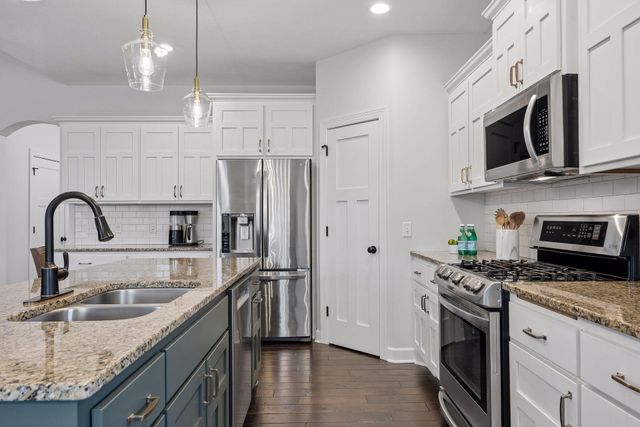 19648 Yellowpine Street NW, Oak Grove, MN 55011