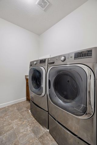 19648 Yellowpine Street NW, Oak Grove, MN 55011