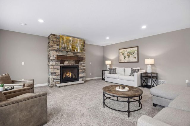 19648 Yellowpine Street NW, Oak Grove, MN 55011