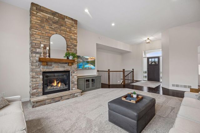 19648 Yellowpine Street NW, Oak Grove, MN 55011