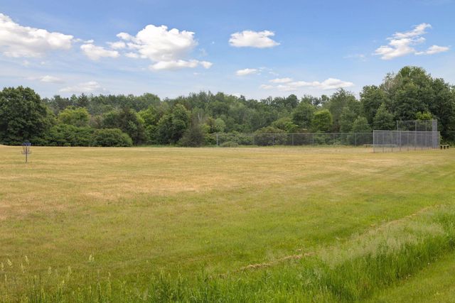 19648 Yellowpine Street NW, Oak Grove, MN 55011