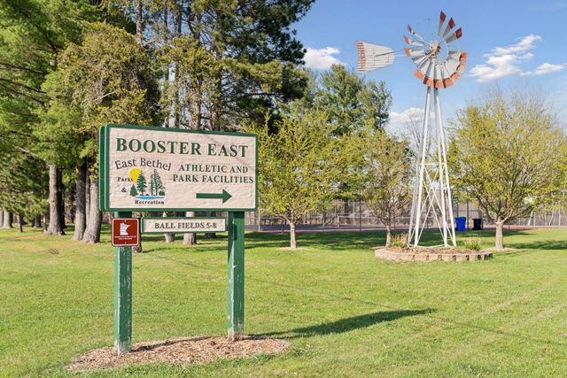 19648 Yellowpine Street NW, Oak Grove, MN 55011