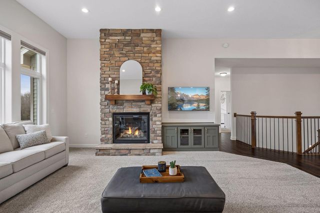 19648 Yellowpine Street NW, Oak Grove, MN 55011