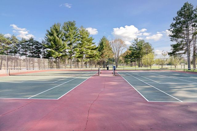 19648 Yellowpine Street NW, Oak Grove, MN 55011