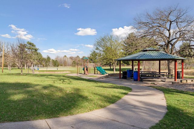 19648 Yellowpine Street NW, Oak Grove, MN 55011