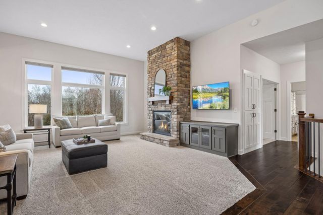 19648 Yellowpine Street NW, Oak Grove, MN 55011