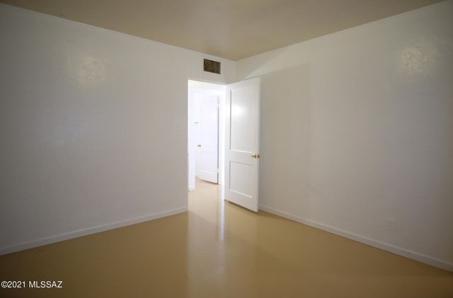 4917 E Timrod Street, Tucson, AZ 85711