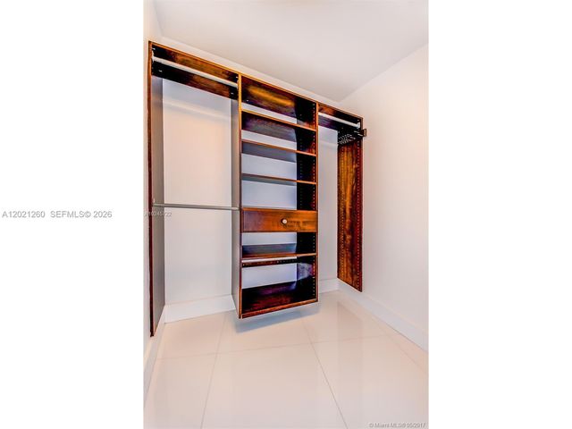 200 Biscayne Boulevard Way 3404, Miami, FL 33131