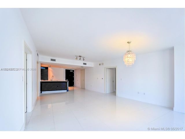 200 Biscayne Boulevard Way 3404, Miami, FL 33131