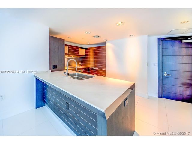 200 Biscayne Boulevard Way 3404, Miami, FL 33131